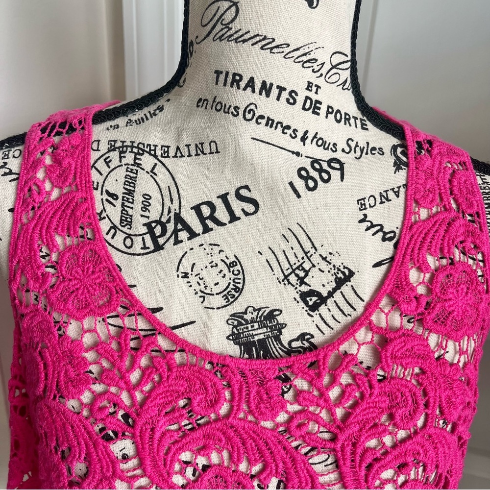 Demanding Sleeveless Crochet Crop Top Pink Sz M - Picture 3 of 15